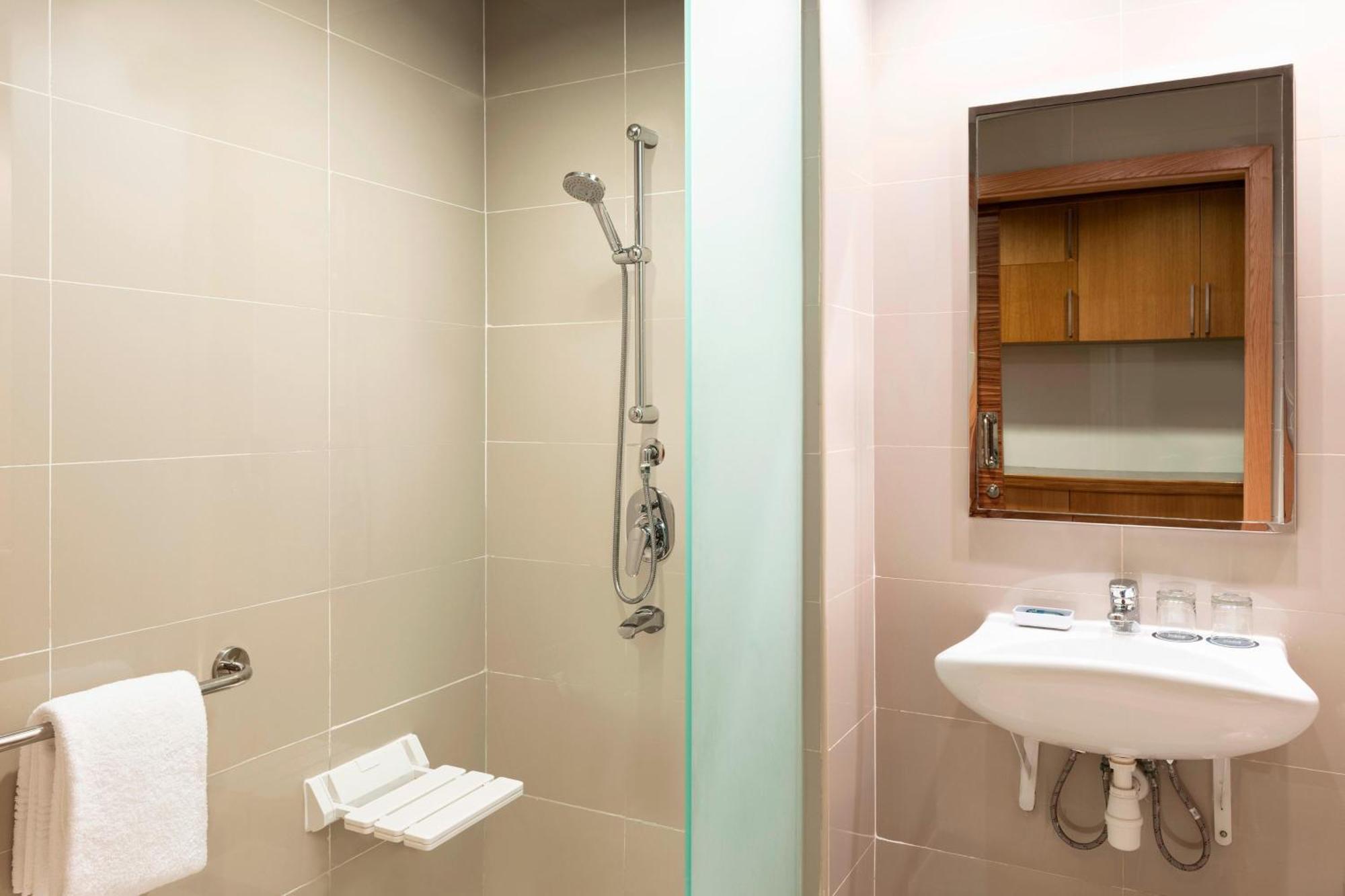 Four Points By Sheraton Bur 4* Дубай
